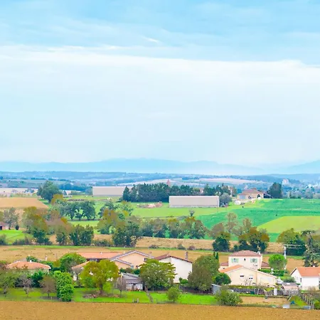 Propriete Le Monneton Bed & Breakfast 3*