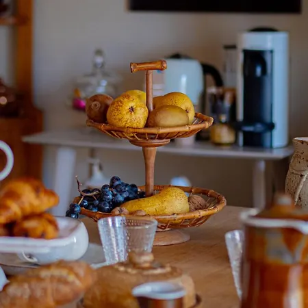 Propriete Le Monneton Bed & Breakfast 3*