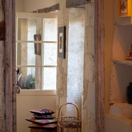 Propriete Le Monneton Bed & Breakfast 3*