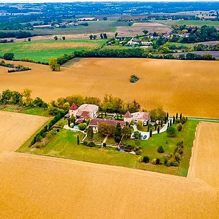 Propriété Le Monneton Bed and breakfast